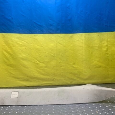 15 16 17 18 19 Range Rover Evoque Front Right Windshield A Pillar Trim OEM