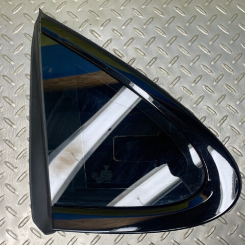 16 17 18 19 20 21 PORSCHE PANAMERA Rear quarter window glass left side OEM