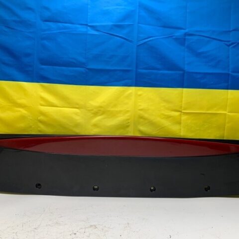 02 03 04 05 06 07 08 09 10 Cadillac  Escalade Trunk 3rd Brake Light Molding OEM