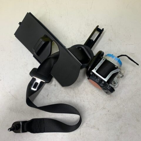 2018 18 17 19  Infiniti  QX30 Front Left Driver Side Seat Belt OEM  BLACK