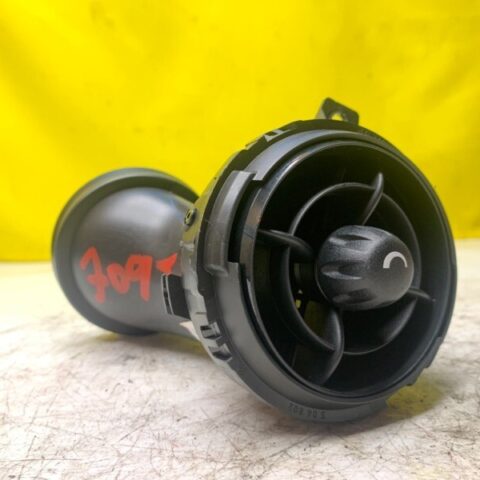 07 08 09 10 Mini Cooper Clubman S Front Center Right Side Air Vent OEM