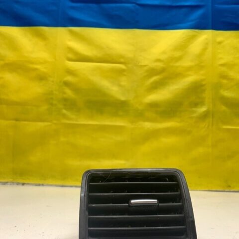 05 06 07 08 09 Volkswagen Jetta Front Driver Left Side Dash Air Vent OEM