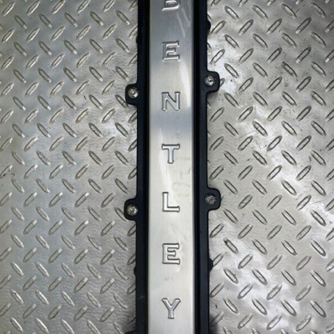 05 06 Bentley Continental Flying Spur Center Engine Cover Plate OEM 07C103925AF