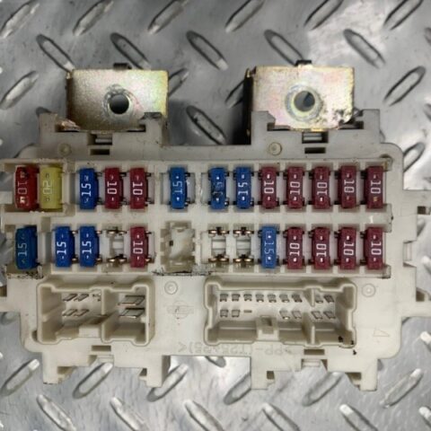 07 08 09 10 11 12 13 14 15 16 Nissan Armada Interior Cabin Fuse Relay Box OEM