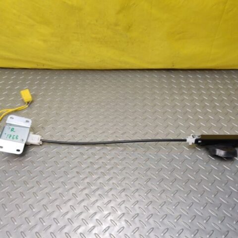 05 06 07 Bentley Flying Spur  Front Right Side Seat Belt Adjuster OEM 4W0857820