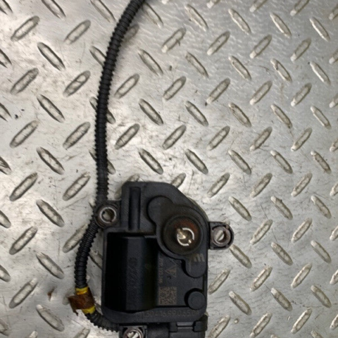 21 20 19 18 17 Porsche Panamera 4 Right & Left Exhaust Flap Servomotor OEM