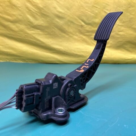 11 12 13 14 Jeep Compass Sport AWD Accelerator Gas Pedal OEM