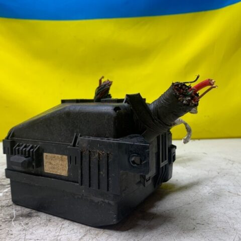 2006 2007 Mitsubishi Eclipse GT Engine Fusebox Junction Block Relay Module OEM