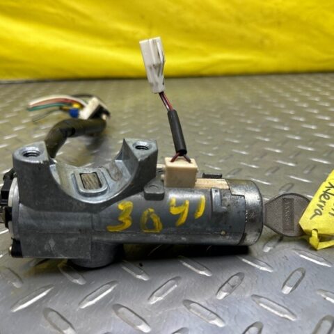 01 02 03 04 Nissan Xterra Ignition Switch Lock Cylinder & Key