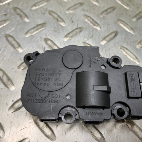 17 18 19 20 21 Porsche Panamera 4 HVAC Air Inlet Door Actuator OEM PAB82051101