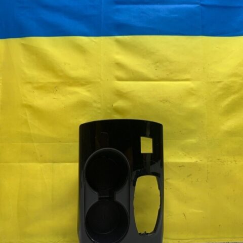 17 18 19 Infiniti QX30 Center Console Cup Holder Cupholder OEM