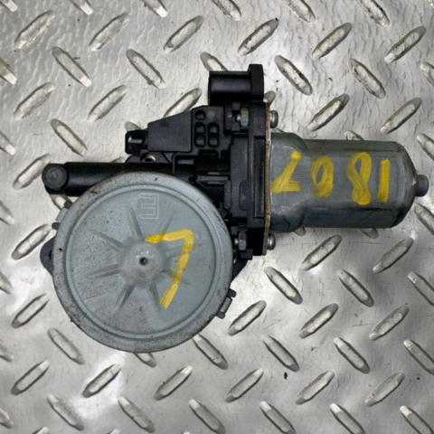 06 07 08 09 Toyota Sienna Rear Right Door Window Motor OEM 8571008020