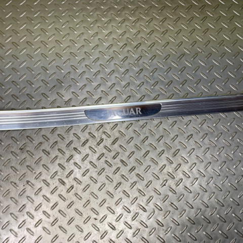 00 01 02 03 Jaguar S-Type Front Right Passenger Sill Scuff Plate Chrome OEM