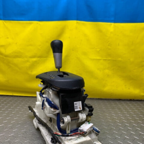 06 07 08 Mitsubishi Outlander Transmission Gear Shift Shifter Selector Lever OEM