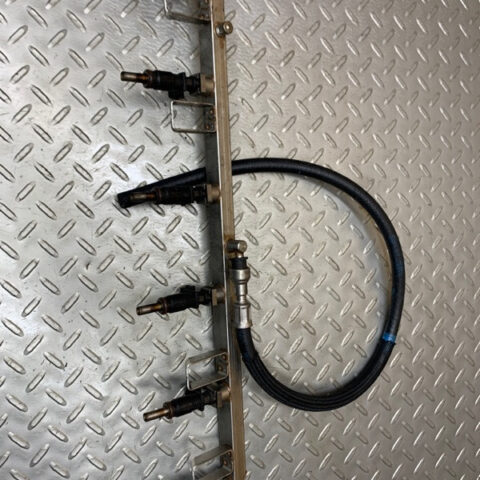 04 05 06 07 08 09 10 11 12 13 BMW E90 E91 E92 E93 E60 F10 F01 F02 Fuel rail OEM