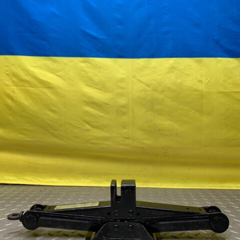 07 08 09 10 11 12 13 14 15 16 17 18 19 20 Mazda CX-7 Jack OEM LC6237790E