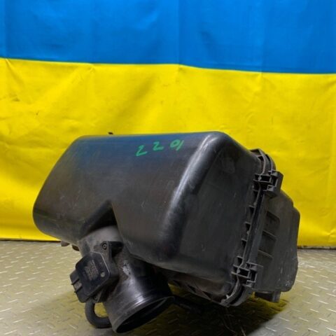 00 01 02 03 Lexus Rx300 3.0L V6 Air Cleaner Box OEM 17700-20130