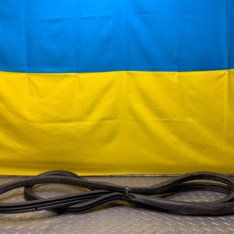 13 14 15 Porsche Cayenne Front Right Door Body Weatherstrip Seal OEM 7P0867365F