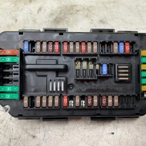 2013 2014 2015 2016 BMW 430I F32 Coupe Front Fuse Box Relay Module OEM