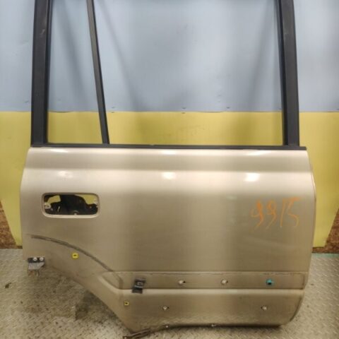 95 96 97 LEXUS LX450 Passenger right rear door OEM 6700360130