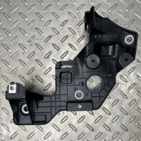 17 18 19 20 21 22 Porsche Panamera Right Rear Seat Belt Cover Support OEM