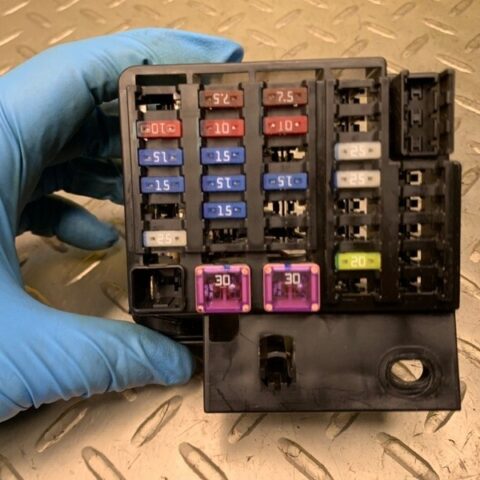 13 12 11 10 Mazda 3 Under Dash Fuse Relay Box Fusebox Unit Module OEM