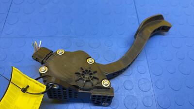 9506c9cf13e77b5d0b2bed452d189b9c 09 10 11 TOYOTA CAMRY Gas Pedal OEM 78110-06010