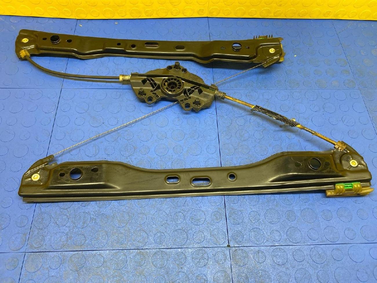 95ce7b73abd639232a487f92f9cab0b3 16 17 18 19 20 VOLVO XC90 Right Front Door Window Regulator OEM 31391495