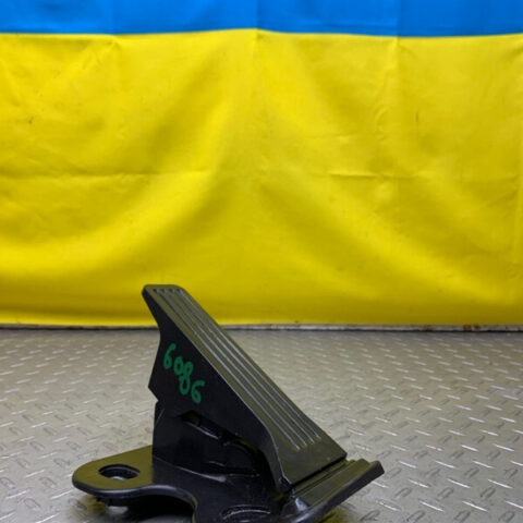 16 17 18 19 20 21 22 Mazda CX-9 Gas Pedal Accelerator Sensor OEM GHK341600G