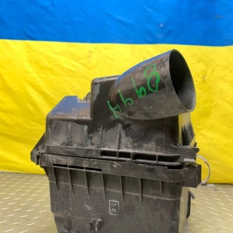 06 07 08 Toyota RAV4 Air Cleaner Box & Air Mass Maf OEM 1770031622