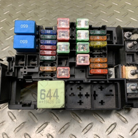 11 12 13 14 15 16 Volkswagen Passat B7 Under Hood Fuse Relay Box OEM 5C0937819H