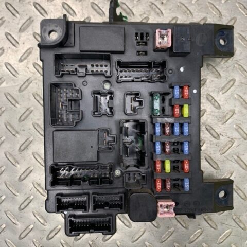 08 09 10 11 12 13 14 15 16 17 Mitsubishi Outlander Sport Fuse Box OEM 8637A914