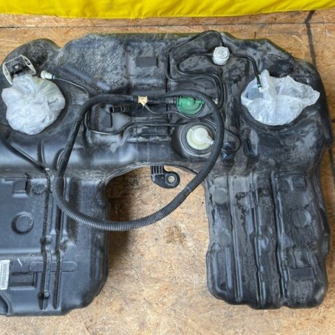 15 16 17 18 19 BMW X X6m F16 4.4L Fuel Gas Tank Reservoir OEM 16117344554
