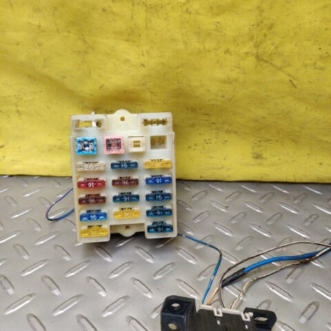 93 94 95 96 97 LEXUS LX450 Fuse relay box OEM