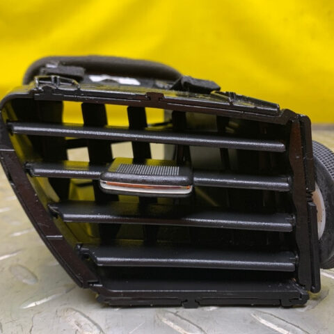 17 18 19 20 Nissan Rogue Dashboard Right Side A/C Air Vent Grille OEM 687605HK0A