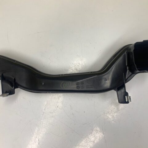 16 17 18 BMW X6 m F16 4.4L LH Driver Air Cleaner Intake Hose Duct Hose Tube OEM