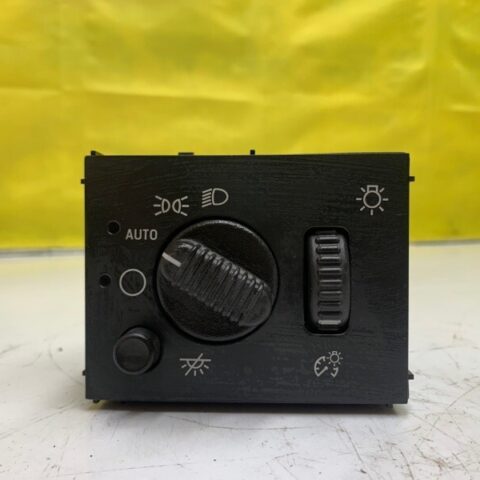 02 03 04 05 06 Cadillac Escalade Headlight Control Switch OEM 15194803