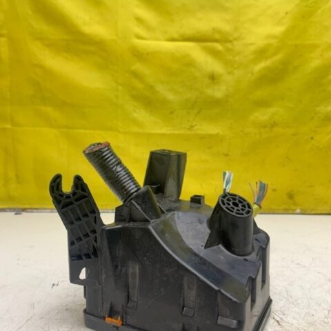 18 19 20 Nissan Pathfinder Under Hood Engine Compartment Fuse Box Relay OEM 34K