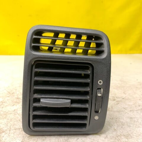 02 03 04 05 06 Honda CR-V CRV Dash Right Passenger Side AC Heater Air Vent OEM