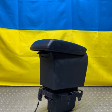 19 20 21 Ford Ecosport SE Front Center Console Storage Armrest OEM GN1Z5806024CA