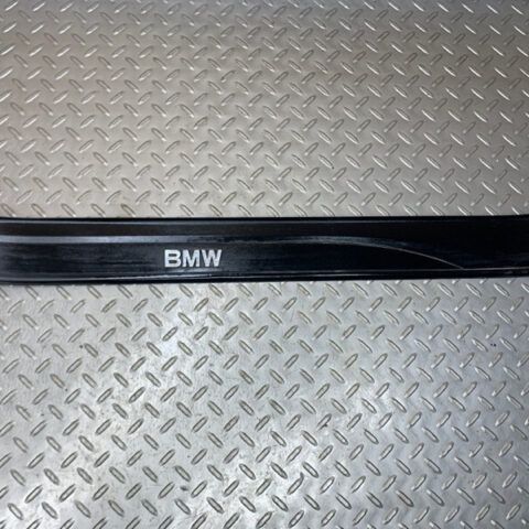 04 05 06 07 08 09 10 11 12 BMW 3 E90 Left Driver Front Door Scuff Plate OEM