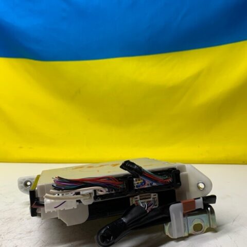 2016 16  Toyota Prius Driver Side Junction Block Relay Box OEM 8273047530