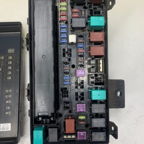 14 15 16 Acura MDX Under Hood Fuse Relay Box OEM 32100-TZ5-A10