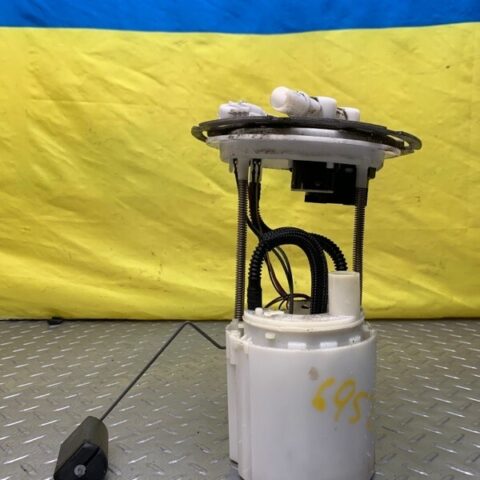 13 14 15 16 Nissan Versa  1.6L FWD  Tank Fuel Pump Assembly OEM