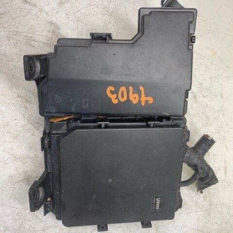 11 12 13 14 15 Nissan Rogue Under Hood Engine Fuse Relay Box OEM 284B6JG03A