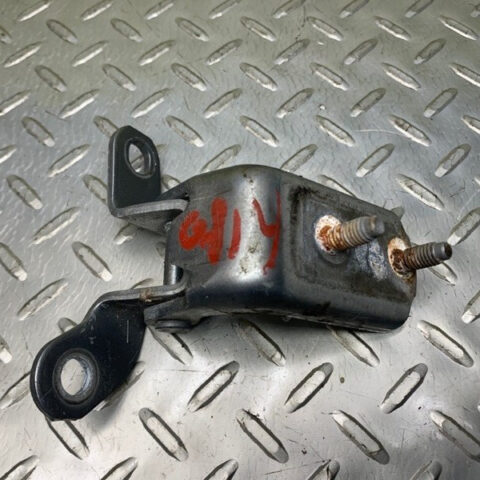 01 02 03 Lexus RX300 Rear Left Passenger Side Door Upper Hinge OEM 6878033010