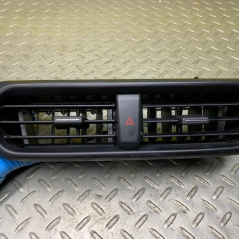 19 20 21 Ford Ecosport Dash Center A/C Air Vent Airvent Grille OEM GN1519K617ACW