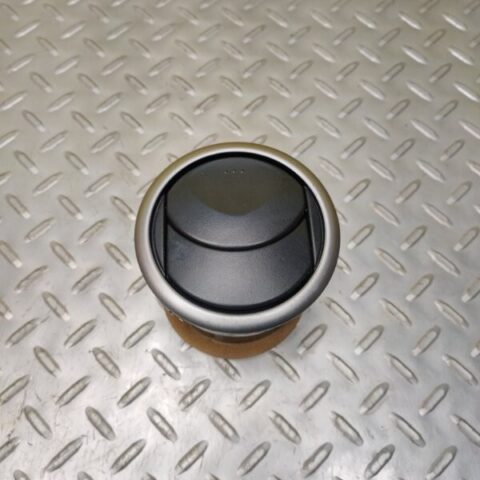 03 04 05 Mazda 3 Front Center Dash Airvent Air Vent Left & Right OEM BP4K64730D