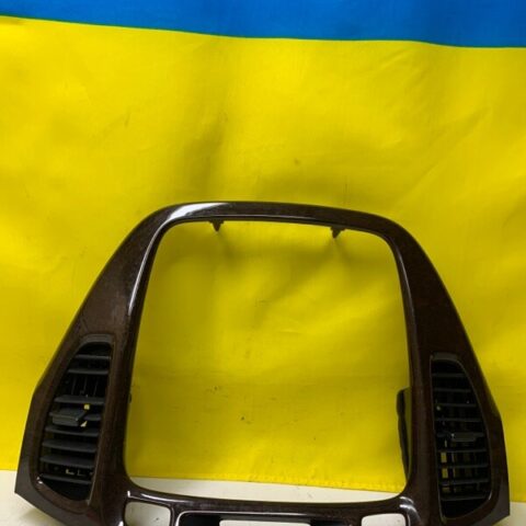 01-03 Toyota Highlander Center Dash Radio Bezel W/ Air Vents OEM 5540548090B0