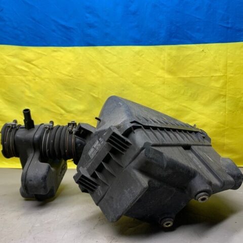 97 98 99 00 01 Lexus ES300 Air Cleaner Box W/ Tube Upper Duct Assembly OEM